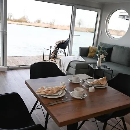 Hausboot Kajuete Am Nixensteg Am Wangermeer Mit Hund *