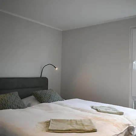 Hausboot Kajuete Am Nixensteg Am Wangermeer Mit Hund * Schillig