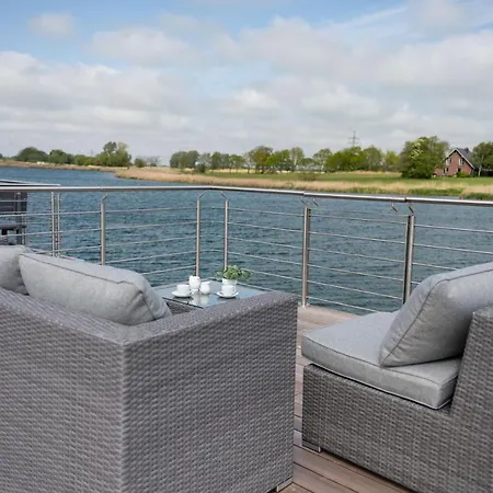 Hausboot Kajuete Am Nixensteg Am Wangermeer Mit Hund *