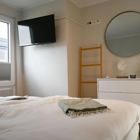 Hausboot Kajuete Am Nixensteg Am Wangermeer Mit Hund * Schillig