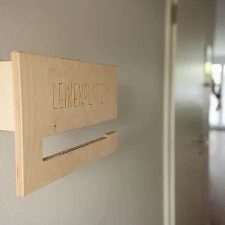 Hausboot Kajuete Am Nixensteg Am Wangermeer Mit Hund *