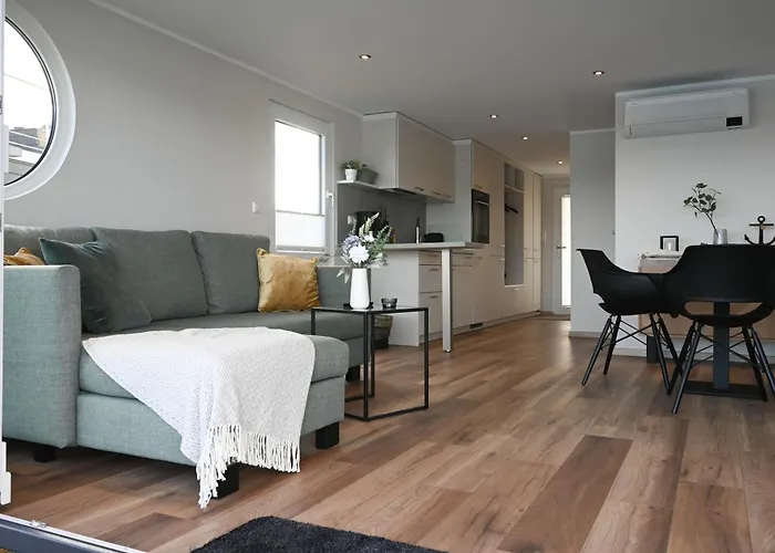 Hausboot Kajuete Am Nixensteg Am Wangermeer Mit Hund Πλωτό κατάλυμα Schillig