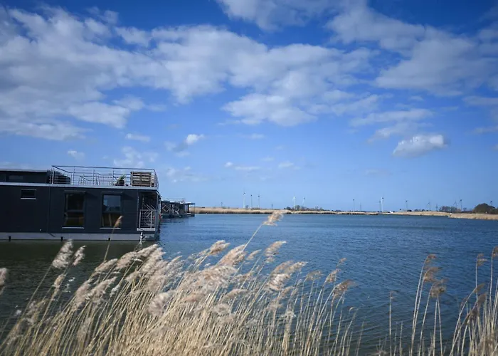 Hausboot Kajuete Am Nixensteg Am Wangermeer Mit Hund Πλωτό κατάλυμα Schillig